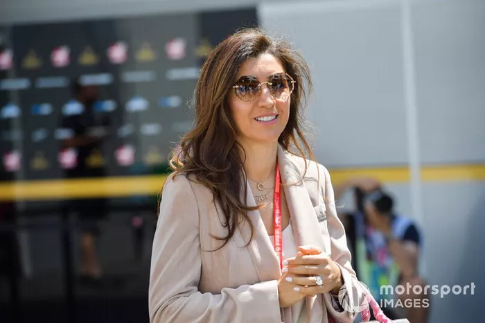 Atual esposa de Ecclestone é a brasileira Fabiana Flosi