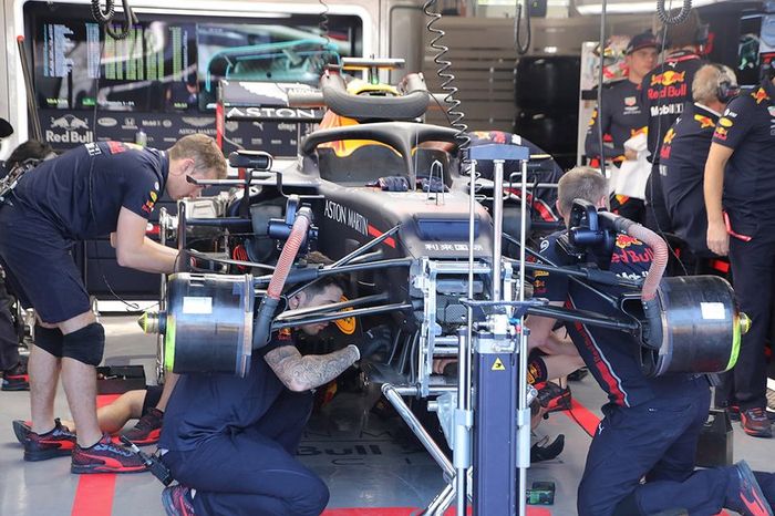 Red Bull Racing RB15 en el garaje