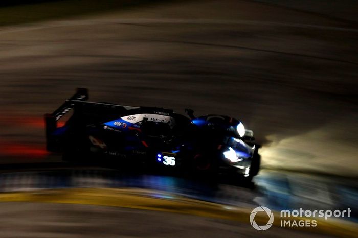 #36 Signatech Alpine Matmut Alpine A470: Nicolas Lapierre, Andre Negrao, Pierre Thiriet