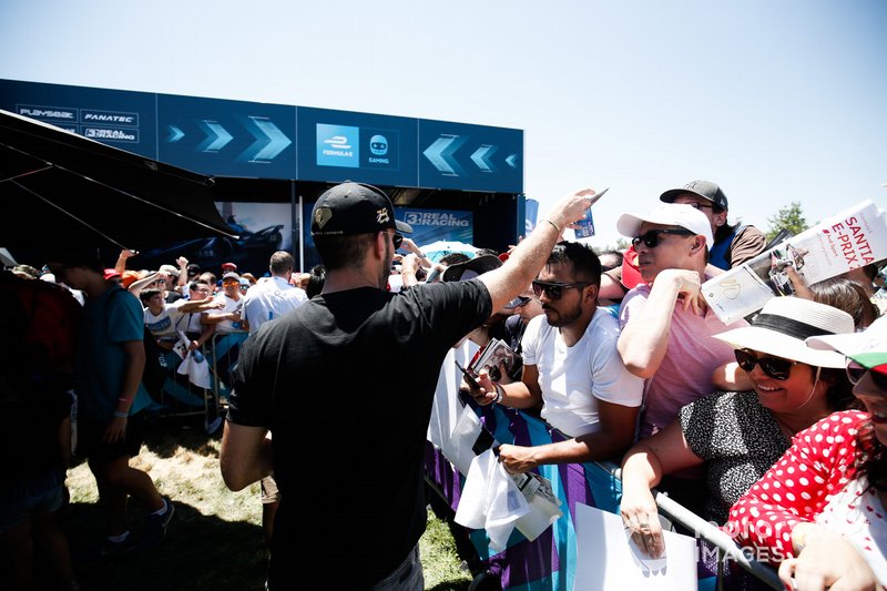 Jean-Eric Vergne, DS TECHEETAH signs autographs