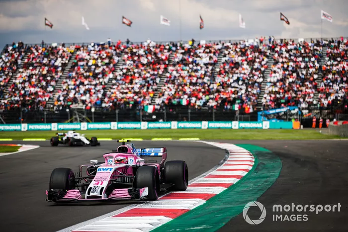 Esteban Ocon, Racing Point Force India VJM11, Lance Stroll, Williams FW41