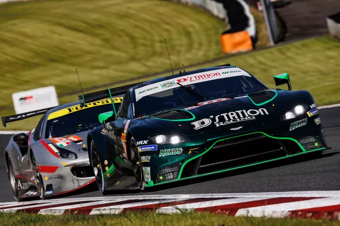#777 D' Station Racing Aston Martin Vantage AMR GTE-AM: Satoshi Hoshino