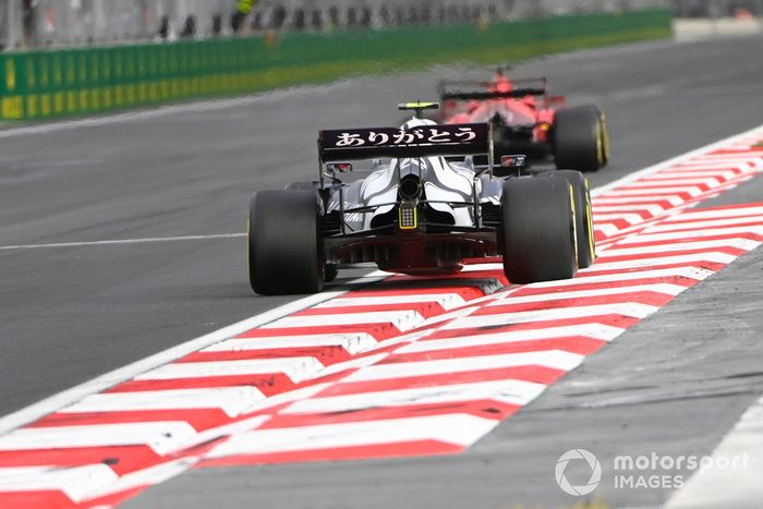 Charles Leclerc, Ferrari SF21, Pierre Gasly, AlphaTauri AT02