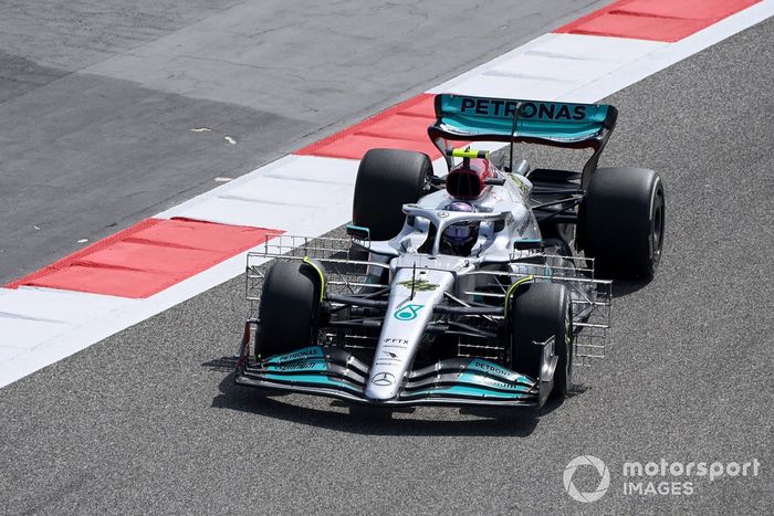 Lewis Hamilton, Mercedes W13