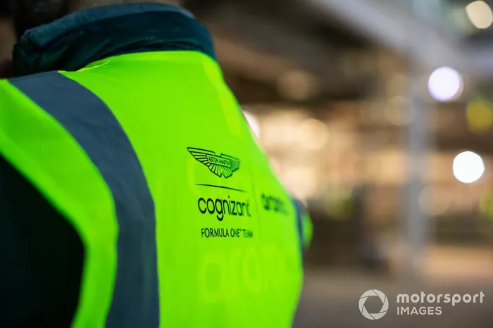 Visita a la fábrica de Aston Martin en Silverstone