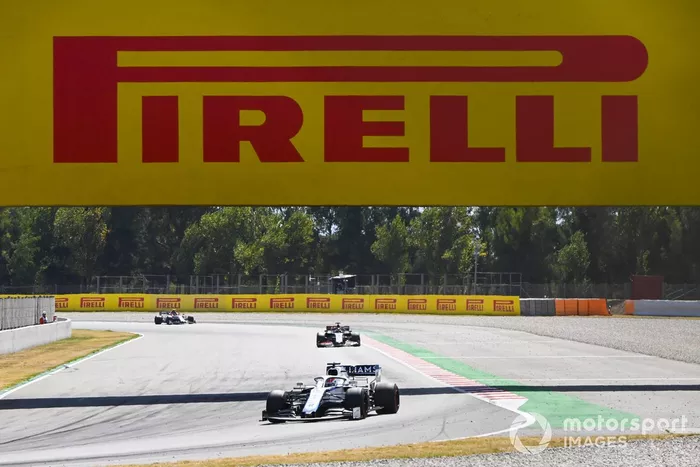 George Russell, Williams FW43, Romain Grosjean, Haas VF-20