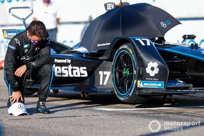 Nyck De Vries, Mercedes Benz EQ si inginocchia prima della partenza