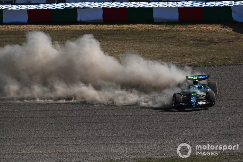 Fernando Alonso, accidente en Aston Martin Racing
