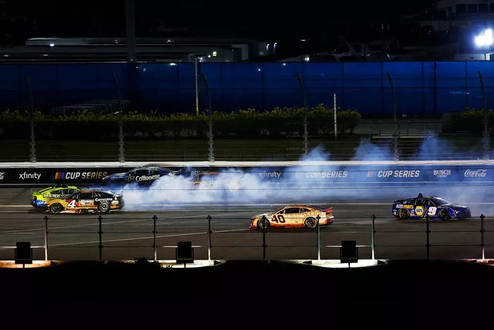 Ryan Blaney, Team Penske Ford, Joey Logano, Team Penske Ford, Chase Elliott, Hendrick Motorsports Chevrolet