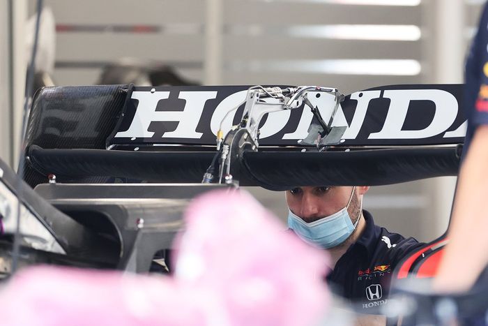 Detalle del alerón trasero del Red Bull Racing RB16B