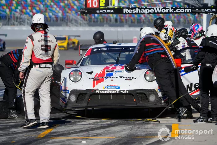 #79 WeatherTech Racing Porsche 911 GT3R: Cooper MacNeil, Julien Andlauer, Matteo Cairoli, Alessio Picariello