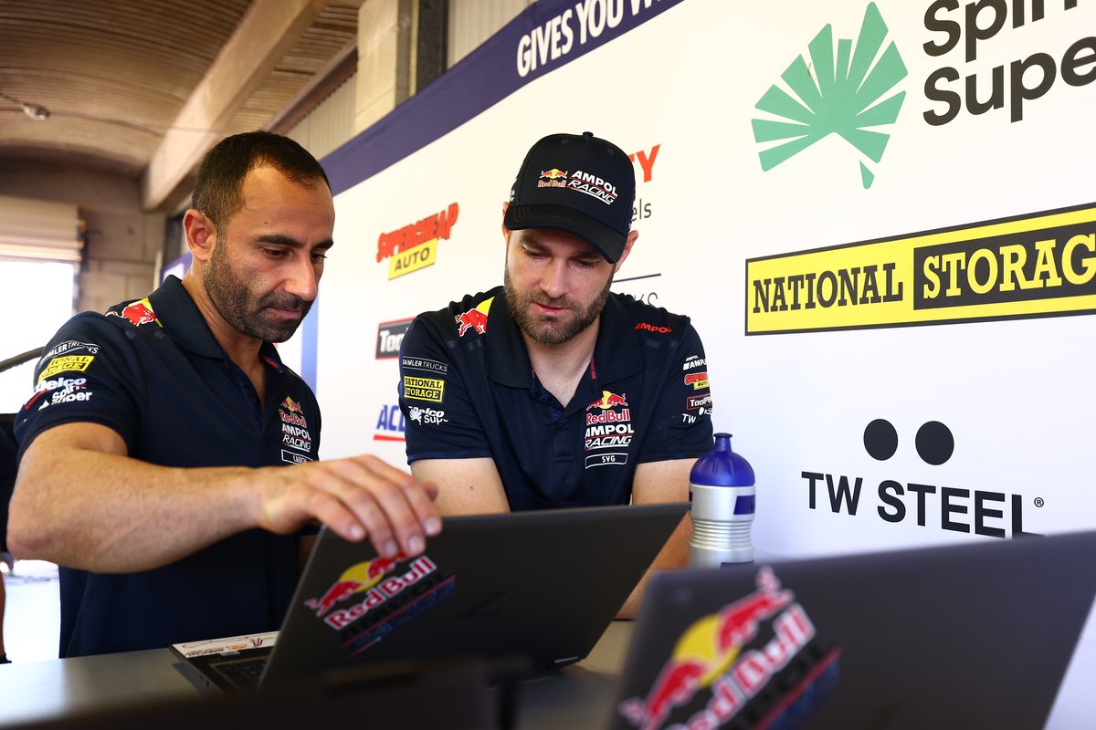 Engineer David Cauchi and Shane van Gisbergen, Triple Eight Race Engineering