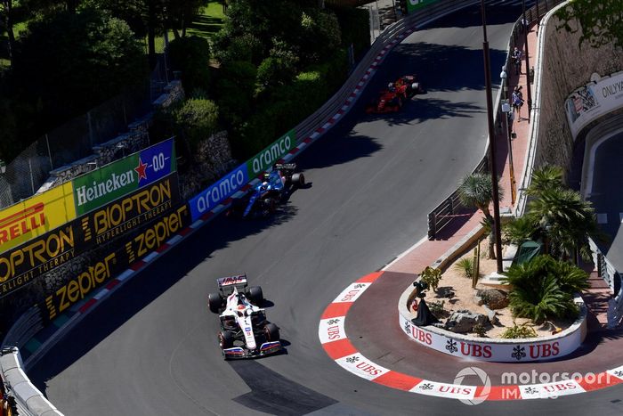 Nikita Mazepin, Haas VF-21, Esteban Ocon, Alpine A521, Charles Leclerc, Ferrari SF21