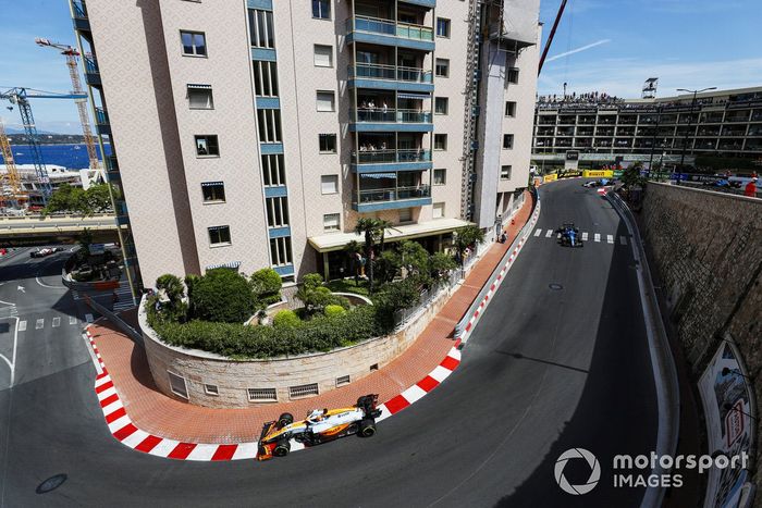 Daniel Ricciardo, McLaren MCL35M, Fernando Alonso, Alpine A521