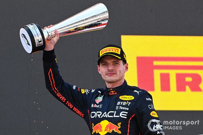 Podio: ganador de la carrera Max Verstappen, Red Bull Racing