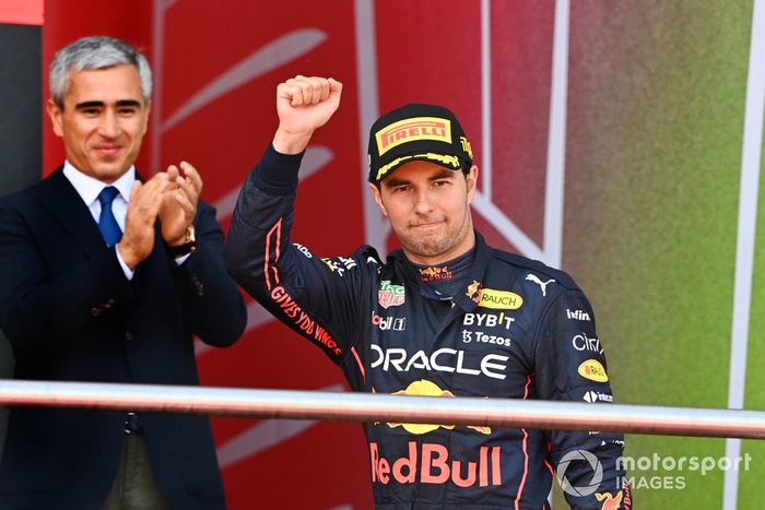 Podio: segundo lugar Sergio Pérez, Red Bull Racing