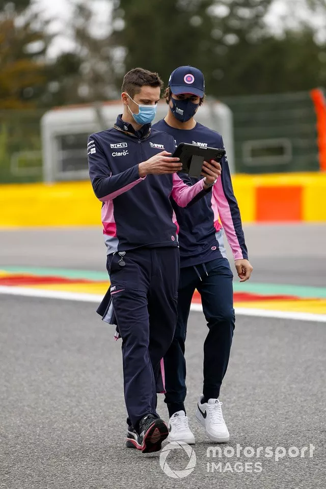 Lance Stroll, Racing Point, recorre la pista de Spa
