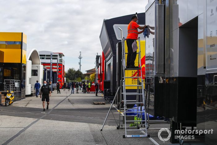 Trabajos en el paddock