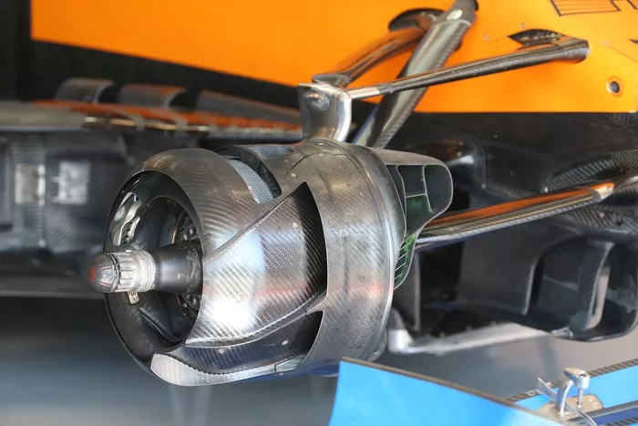 Freno delantero McLaren MCL35