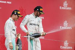 Podium: race winner Nico Rosberg, Mercedes AMG F1, third place Lewis Hamilton, Mercedes AMG F1