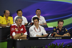 Press conference: Frederic Vasseur, Renault Sport F1 Team Racing Director, Yusuke Hasegawa, Head of