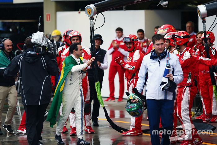 Felipe Massa, Williams aplaudido por Ferrari