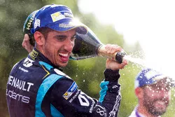 Podio: il vincitore della gara Sébastien Buemi, Renault e.Dams