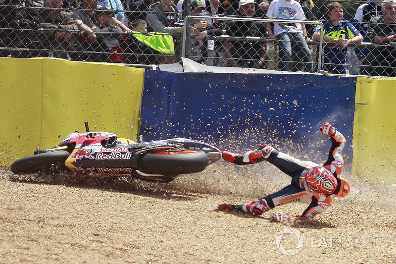 Marquez juga terjatuh saat balapan