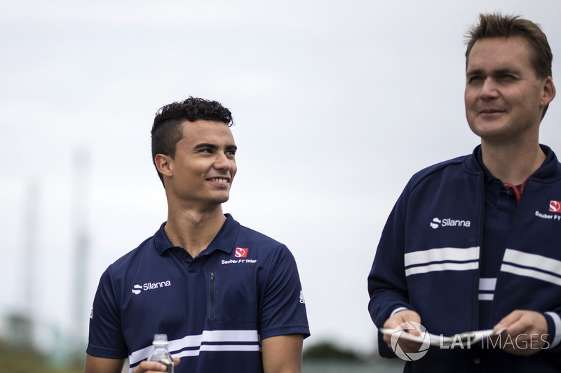 Pascal Wehrlein, Sauber walks the track