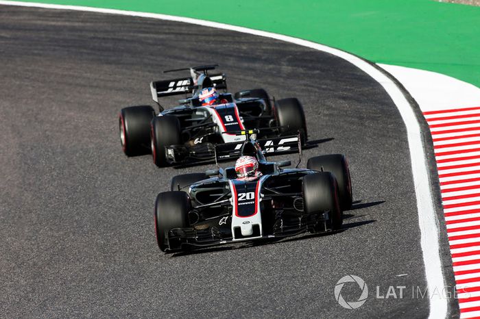  Kevin Magnussen, Haas F1 Team VF-17, Romain Grosjean, Haas F1 Team VF-17
