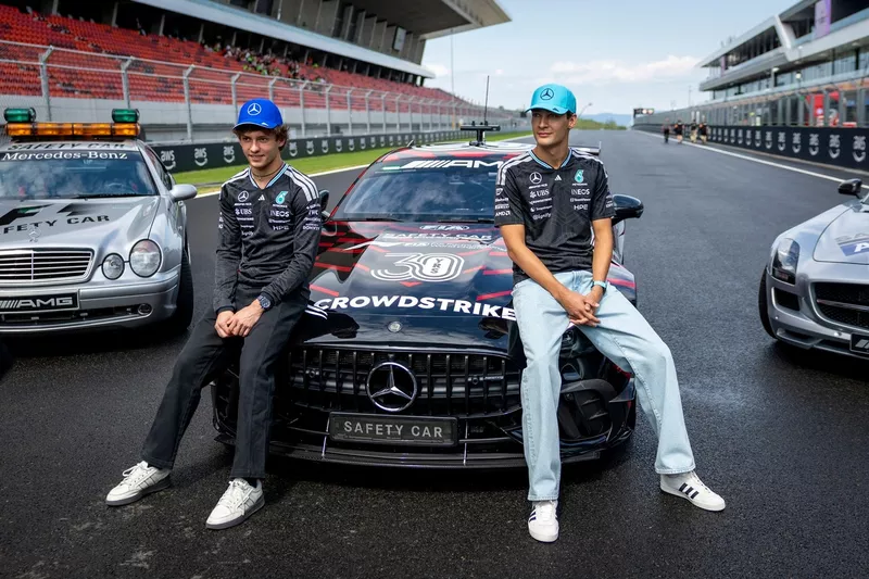 George Russell, Mercedes; Andrea Kimi Antonelli, Mercedes