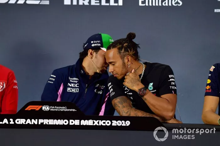 Sergio Perez, Racing Point ve Lewis Hamilton, Mercedes AMG F1