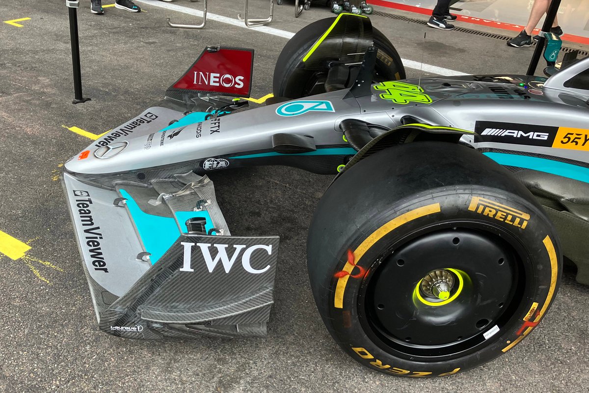 Tapacubos obligatorio de 18 pulgadas del Mercedes W13