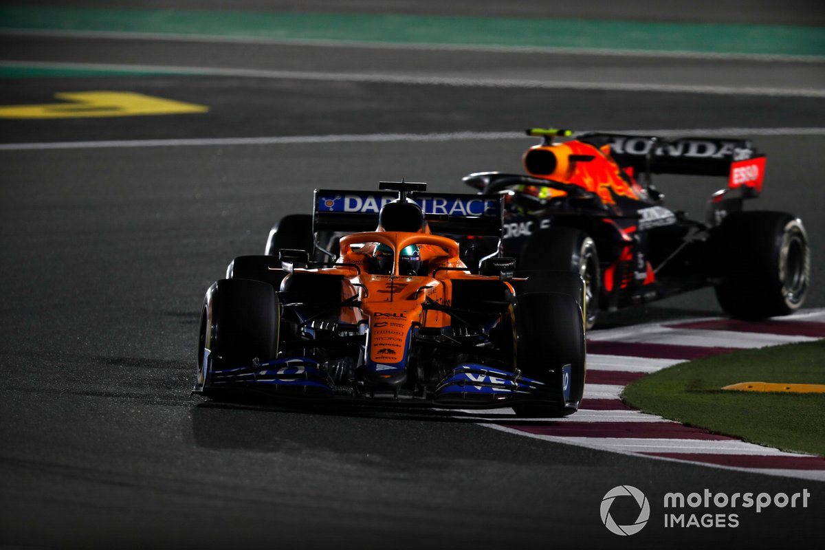 Daniel Ricciardo, McLaren MCL35M, Sergio Perez, Red Bull Racing RB16B