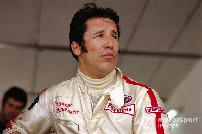 Mario Andretti con el nomex Simpson