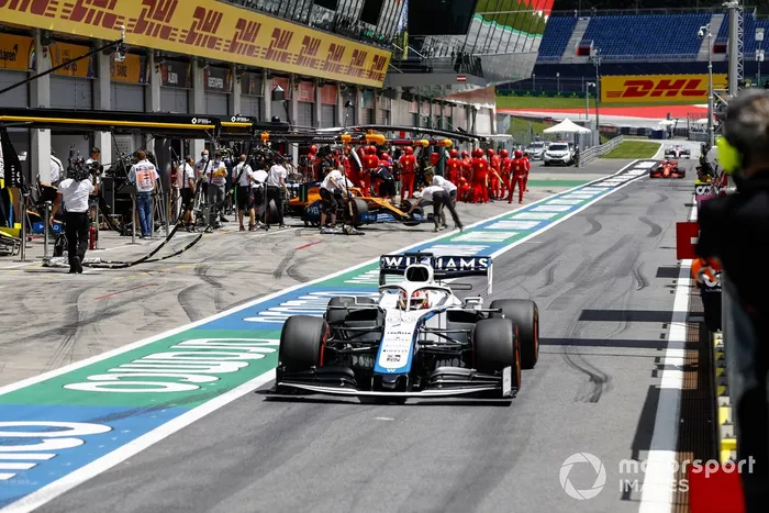 George Russell, Williams FW43, sale de pits