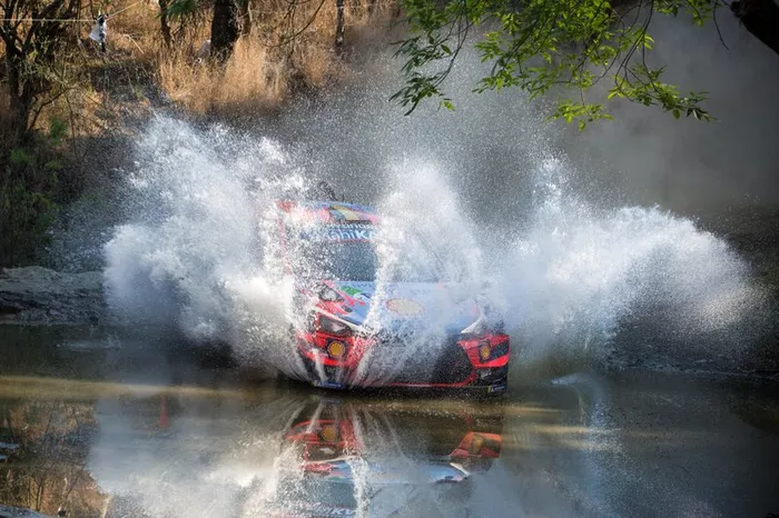 Thierry Neuville, Nicolas Gilsoul, Hyundai Motorsport Hyundai i20 Coupe WRC