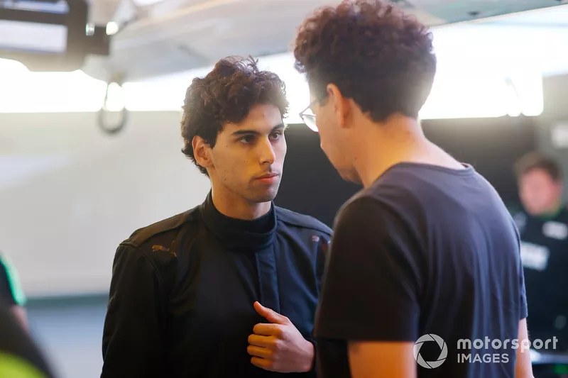 Gabriel Bortoleto, Stake F1 Team KICK Sauber, talks with Mattia Binotto, COO and CTO, Stake F1 Team KICK Sauber