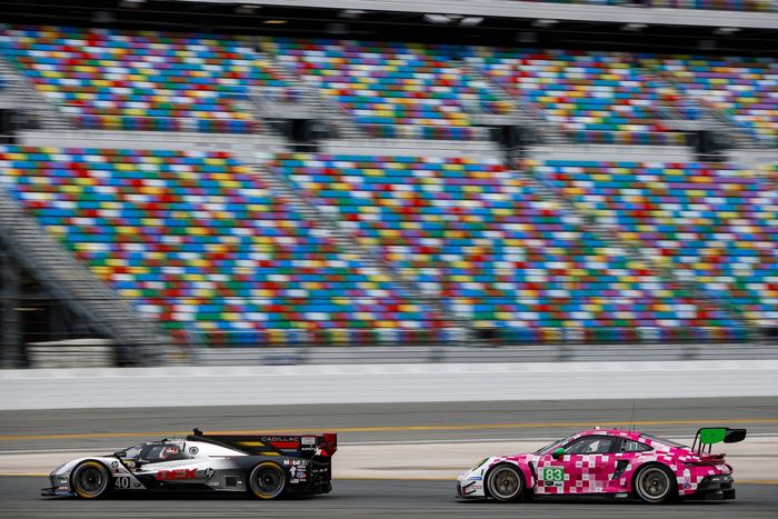 #40 Cadillac Wayne Taylor Racing Cadillac V-Series.R: Jordan Taylor, Louis Deletraz, Alex Lynn, Kamui Kobayashi