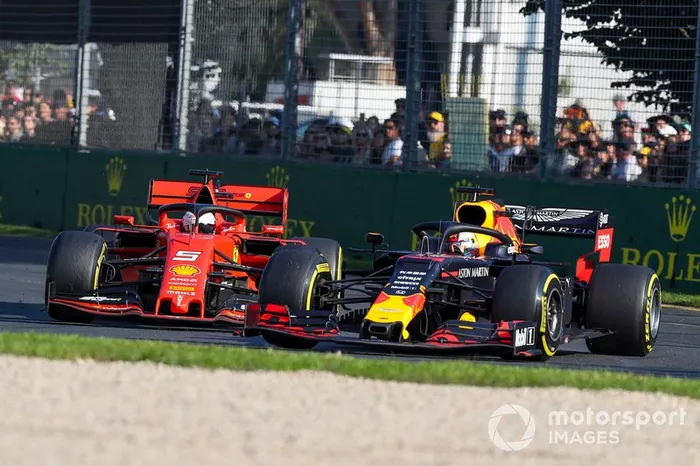 Max Verstappen, Red Bull Racing RB15 sorpassa Sebastian Vettel, Ferrari SF90 