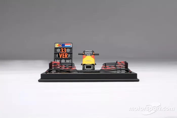 Amalgam RB15 neus schaal 1:12, Max Verstappen