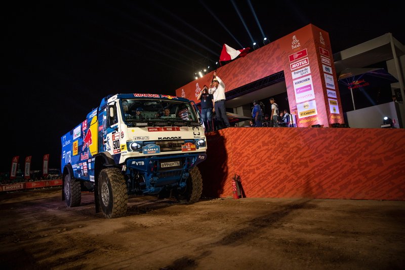 #500 Team Kamaz Master: Eduard Nikolaev, Evgeny Yakovlev, Vladimir Rybakov