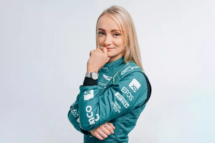 Jessica Hawkins, piloto de desarrollo, Aston Martin