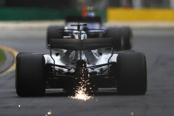 Lewis Hamilton, Mercedes AMG F1 W08 fait des étincelles