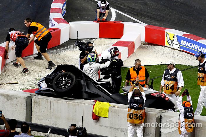 Choque de Pascal Wehrlein y Felipe Massa en el Polaris Slingshot SLR