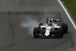 Lance Stroll, Williams FW40 locks up