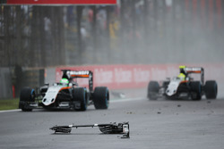 Nico Hulkenberg, Sahara Force India F1 VJM09 y Sergio Perez, Sahara Force India F1 VJM09 pasan resto