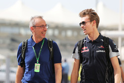 Гонщик Scuderia Toro Rosso Даниил Квят, и его отец Вячеслав Квят