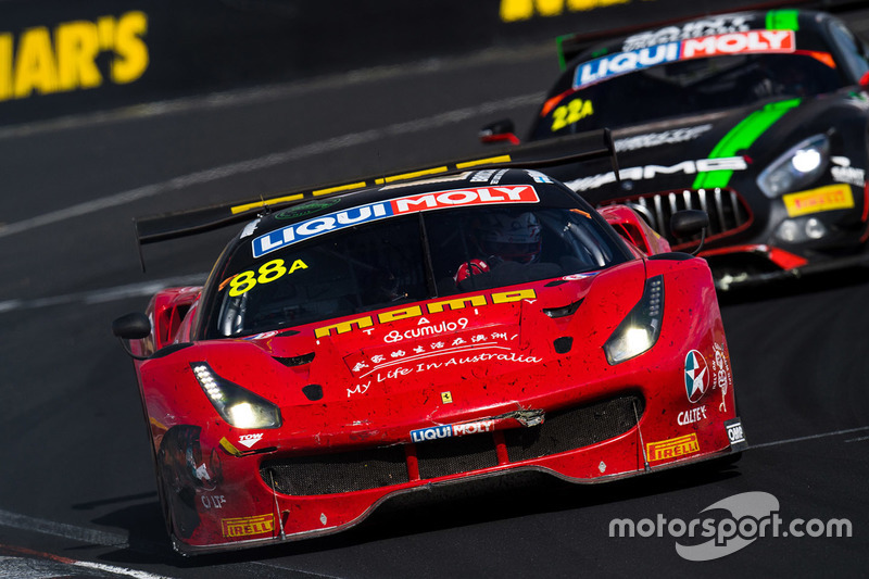 #88 Maranello Motorsport, Ferrari 488 GT3: Toni Vilander, Craig Lowndes, Jamie Whincup