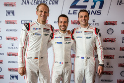 #92 Porsche Motorsport Porsche 911 RSR: Jörg Bergmeister, Frédéric Makowiecki, Earl Bamber